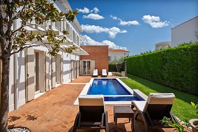 Villa Rafaelle with 3 bedrooms and pool in...