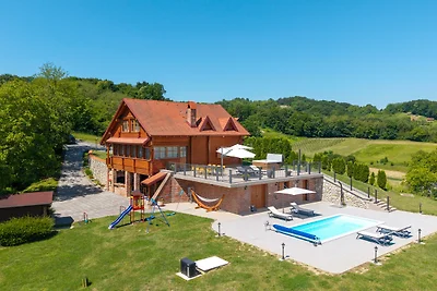 Villa Pine Log by Villas Guide