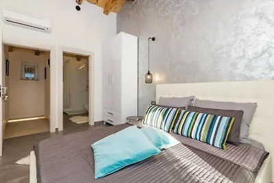 Holiday home Zora with whirpool by Villas...