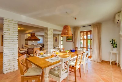 Villa Olea - Višnjan by Villas Guide