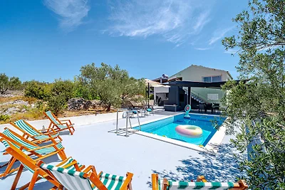 Holiday home Edi by Villas Guide