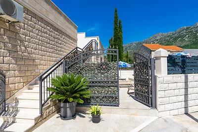 Apartment Azzurro 1 by Villas Guide