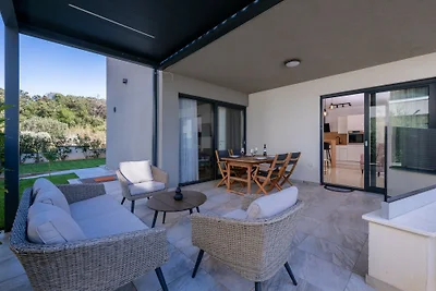 Apartment Megi by Villas Guide