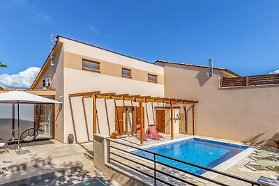 Villa Lona by Villas Guide