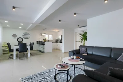Villa La Perla by Villas Guide