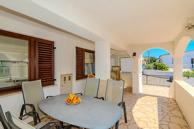Villa Figs beachfront apartman 1 by Villas...