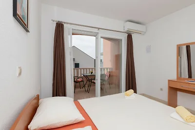 Studio Apartman Erstic 2 - Baška Voda by Vill...