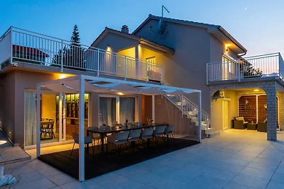 Vila Oleander - Malinska by Villas Guide