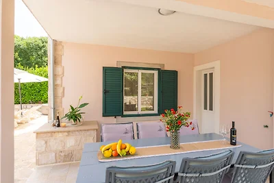 Villa Mapeni by Villas Guide