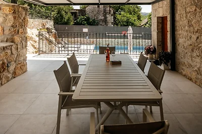 Villa Mila - Makarska by Villas Guide
