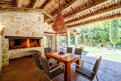 Villa Trstenik by Villas Guide