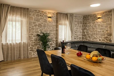 Villa Mila - Makarska by Villas Guide