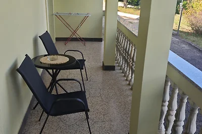 Flora Apartment with pool by Villas Guide