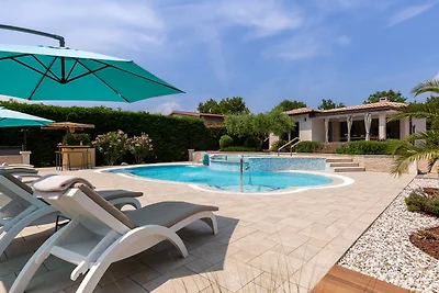 Villa Filton by Villas Guide