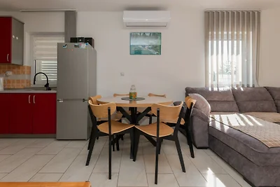 Holiday Home Helga - Makarska