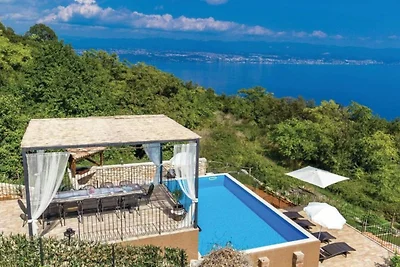 Holiday home Villa Bella with pool by Villas...