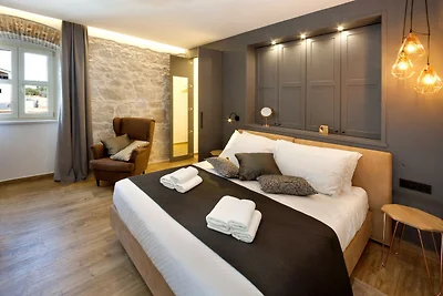Villa Lori by Villas Guide