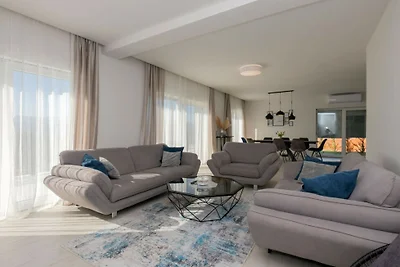 Villa Ella - Makarska by Villas Guide