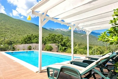 Villa Monteneze by Villas Guide