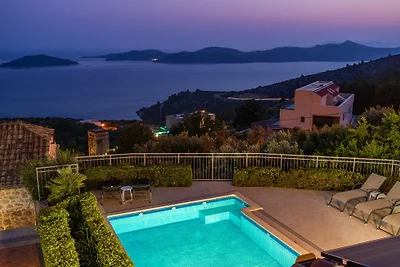 Villa Dia by Villas Guide
