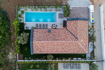 Villa Flores by Villas Guide