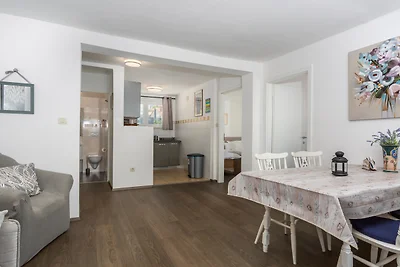 Apartman Sunshine Njivice Krk by Villas Guide