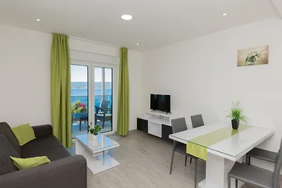 Apartman Mia 6 - Omiš by Villas Guide