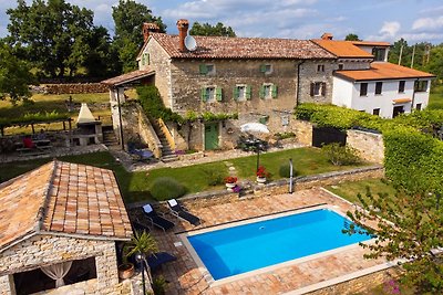 Rustic villa Casa Mazuli with pool in...