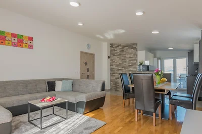 Villa Sanda - Makarska by Villas Guide