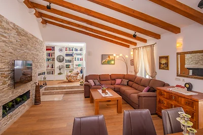 Villa Olive by Villas Guide