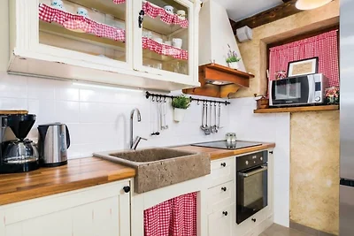 Villa Imortele aria with pool by Villas Guide