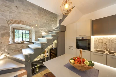 Villa Lori by Villas Guide