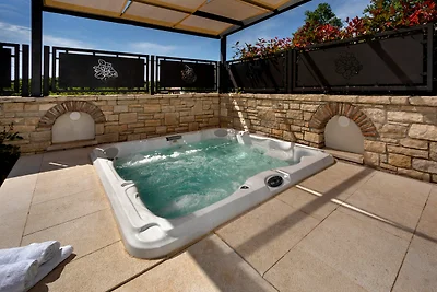 Villa Lori by Villas Guide