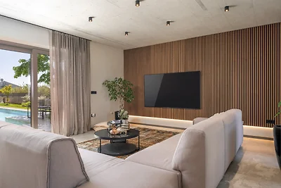 Villa Lipa Tree by Villas Guide