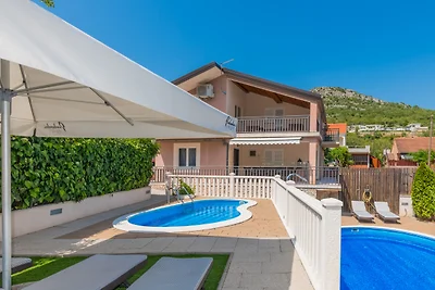 Villa Mateo -Zagvozd by Villas Guide