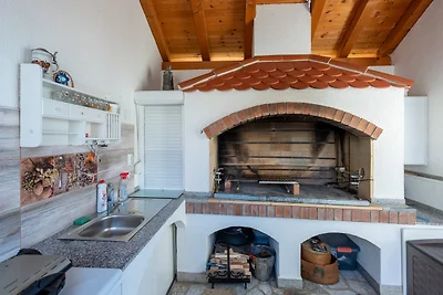 Apartman Lucija 4 by Villas Guide