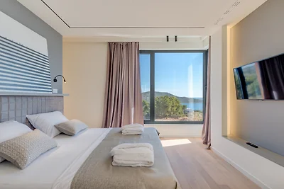 Villa Sunray - Infinity Pool & Sea View