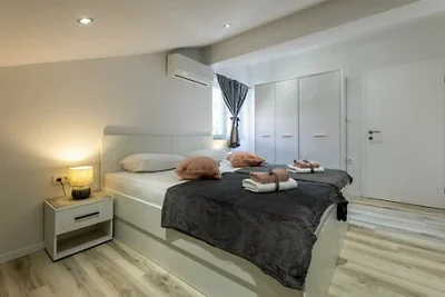 Apartman Grace 2 by Villas Guide