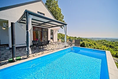 Holiday Home Lipa by Villas Guide