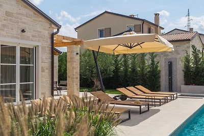 Villa No.18 by Villas Guide