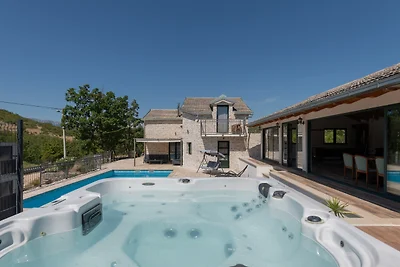 Villa Mir - Makarska by Villas Guide