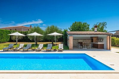 Rustic Villa Peran with outdoor pool in...