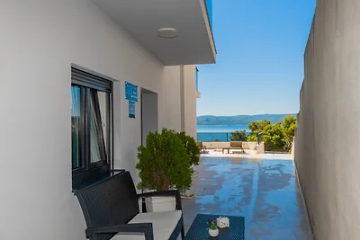 Studio Apartman Mia 1 - Omiš by Villas Guide