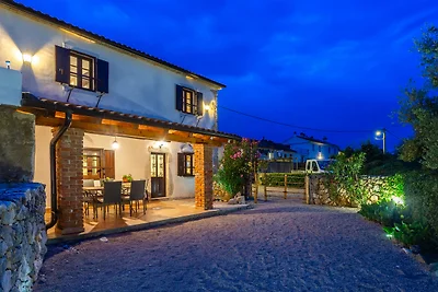 Villa Verde Oliva Residence with pool by Vill...