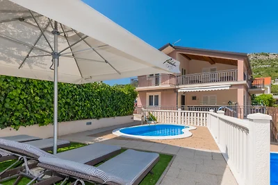 Villa Mateo -Zagvozd by Villas Guide