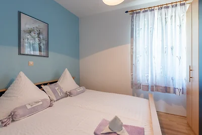 Apartman Lucija 5 by Villas Guide