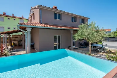 Vila Above Medulin by Villas Guide