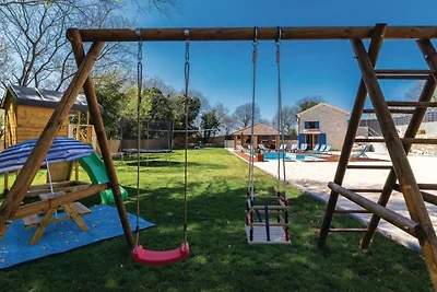 Lukini dvori by Villas Guide