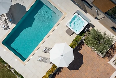 Villa Vallis by Villas Guide