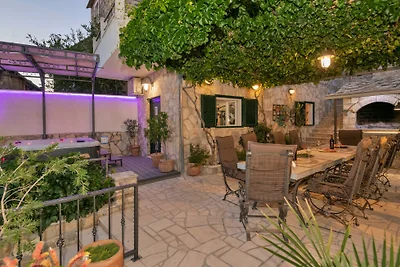 Villa Elizabeta Makarska by Villas Guide